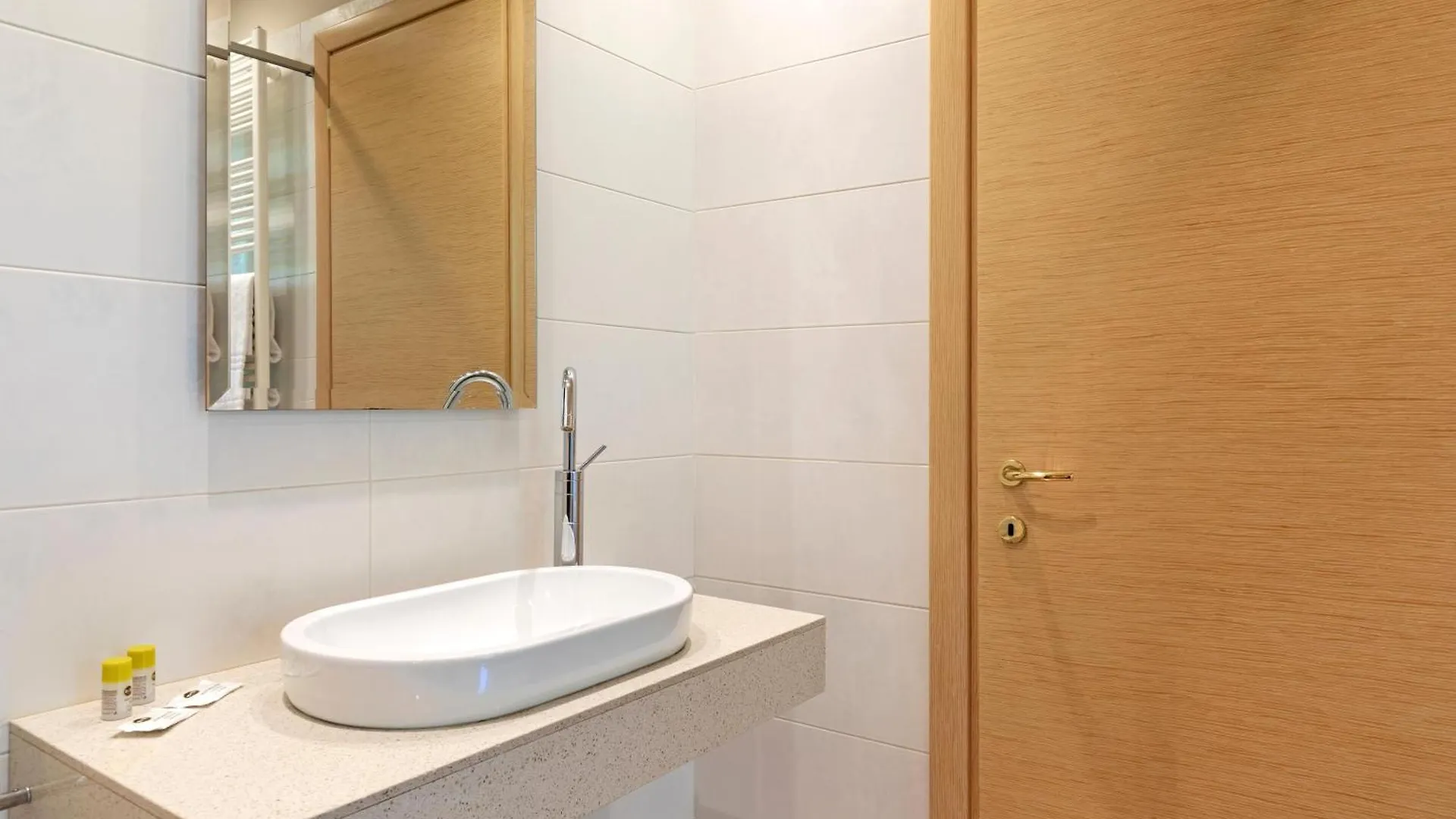 ***  B&B Hotel Malpensa Lago Maggiore Vergiate Italy